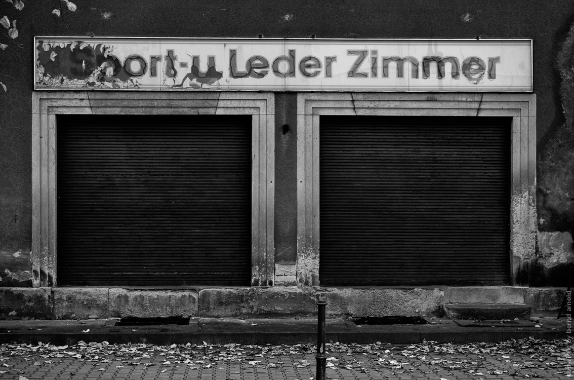 Black East - Verlassenes Sport und Ledergeschäft Ostdeutschland