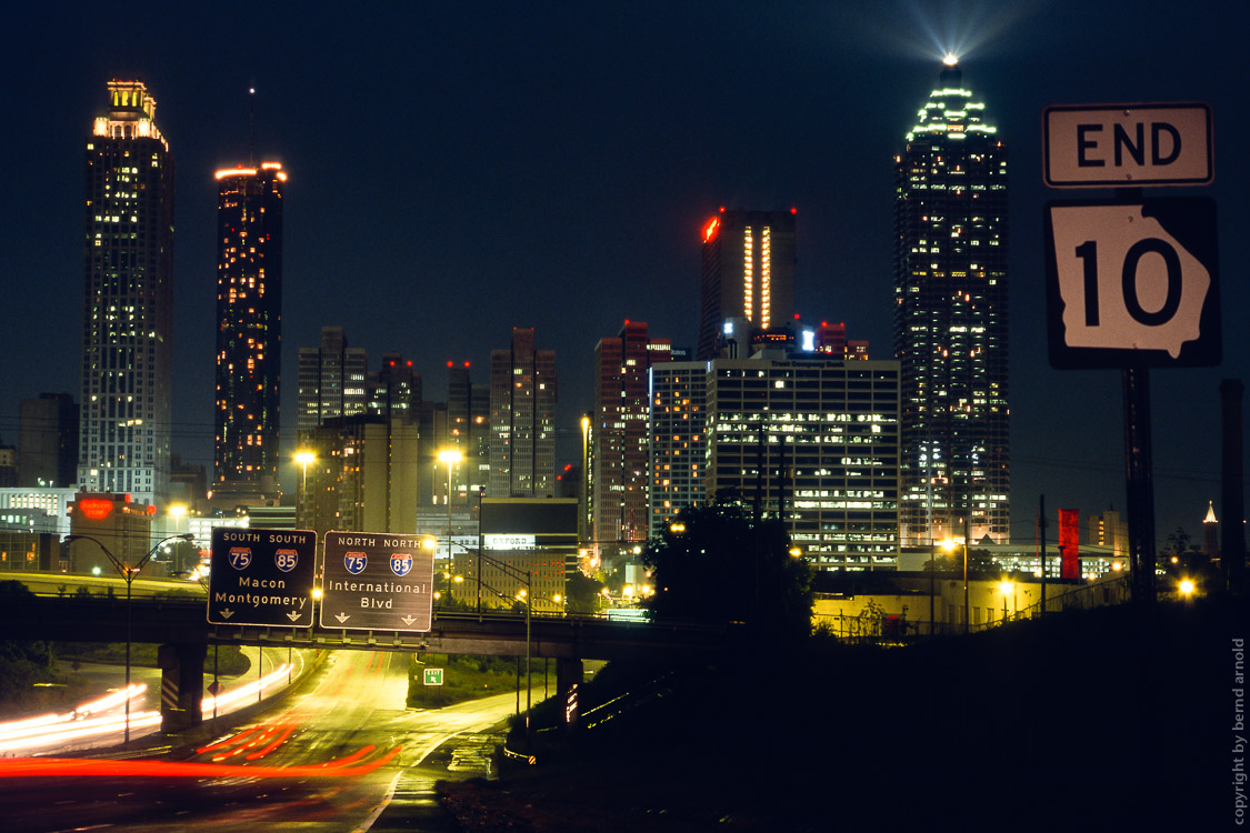 Nächtliche Skyline von Atlanta, Georgia, USA