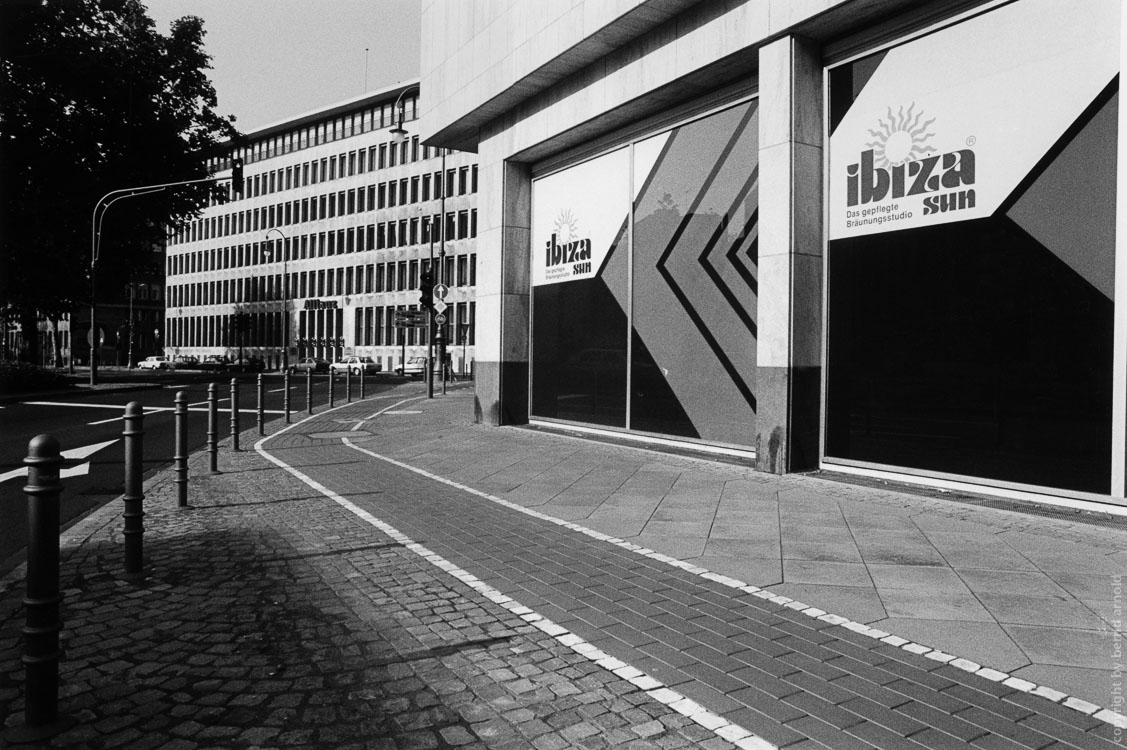 Fotoessay über die Neugestaltung der Kölner Ringe 1988 - Sonnenstudio Ibiza